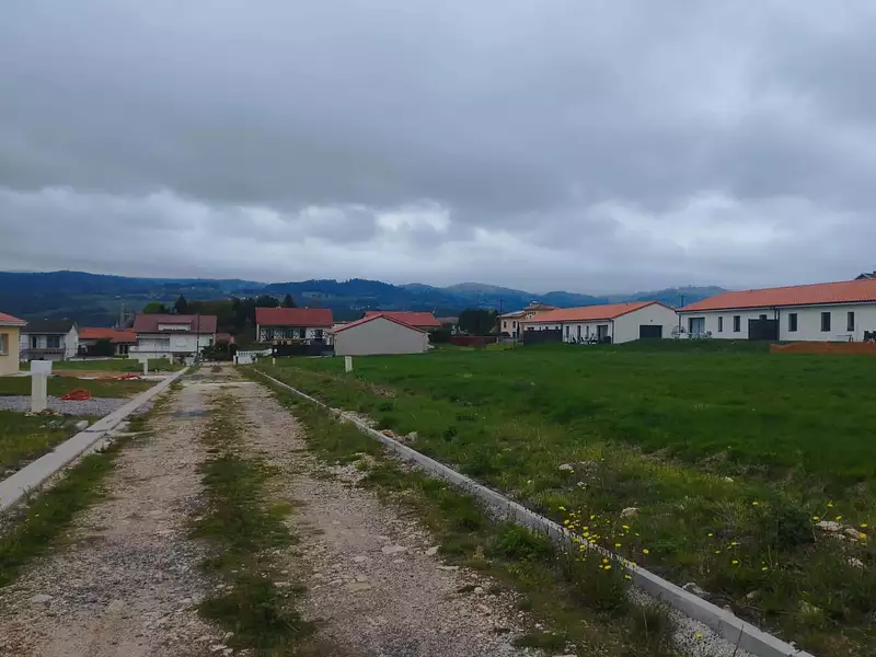 Terrain à bâtir, 550 m² - Ambert (63600)