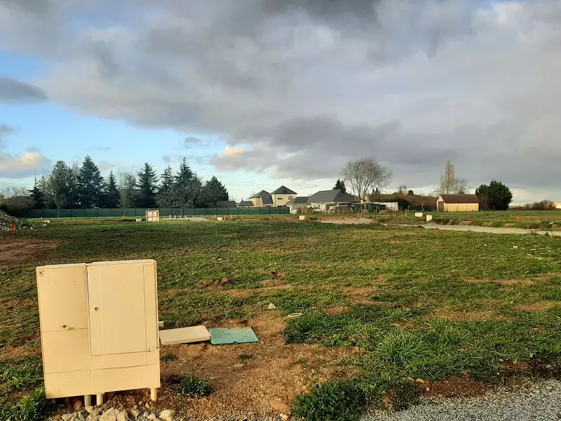 Terrain à bâtir, 567 m² - Neuville-sur-Sarthe (72190)