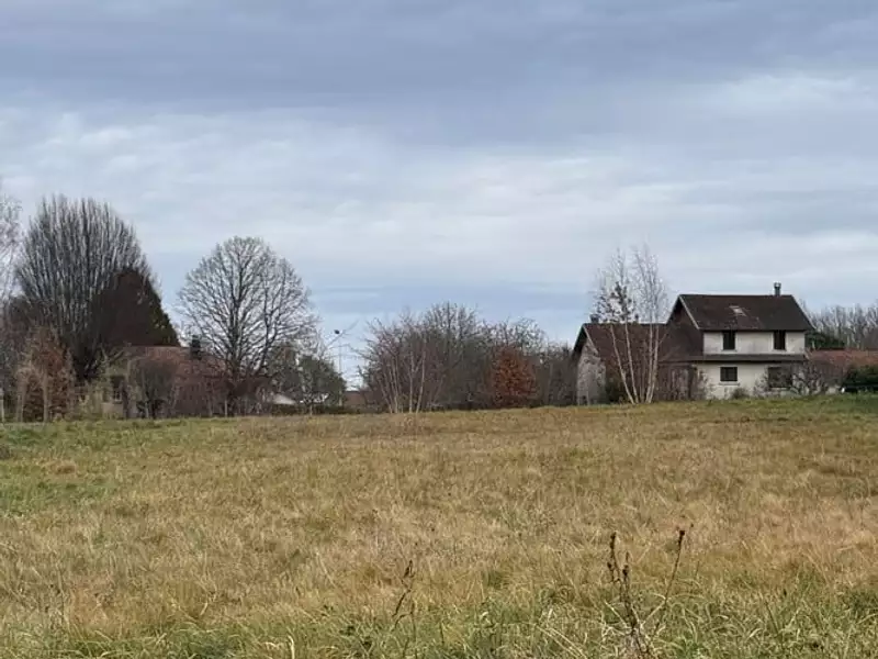 Terrain à bâtir, 900 m² - Coulounieix-Chamiers (24660)