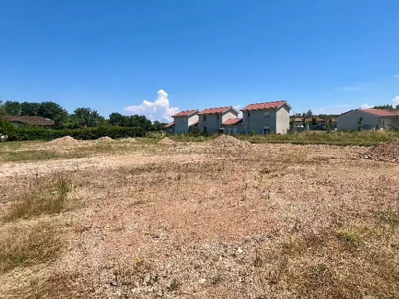 Terrain à bâtir, 608 m² - Sandrans (01400)