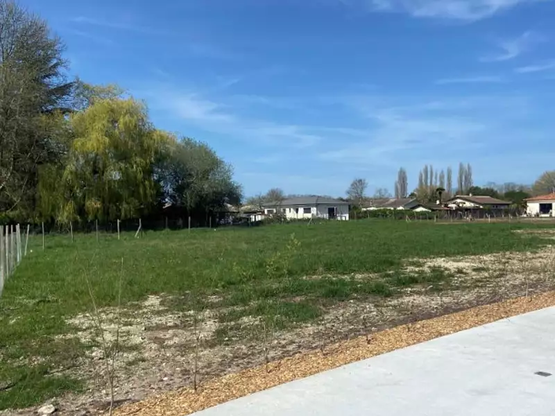 Terrain à bâtir, 470 m² - Saint-Laurent-Médoc (33112)