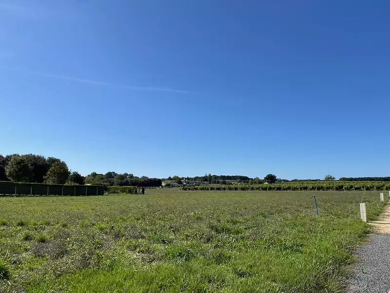 Terrain à bâtir, 1 070 m² - Marignac (17800)
