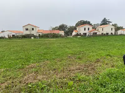 Terrain à bâtir, 550 m²