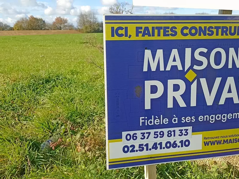 Terrain à bâtir, 318 m² - La Roche-sur-Yon (85000)