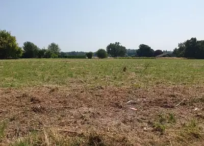 Terrain à bâtir, 301 m²