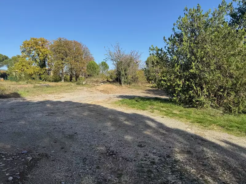 Terrain à bâtir, 622 m² - Peyruis (04310)