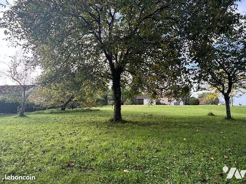 Terrain à bâtir, 1 850 m² - Sougy-sur-Loire (58300)