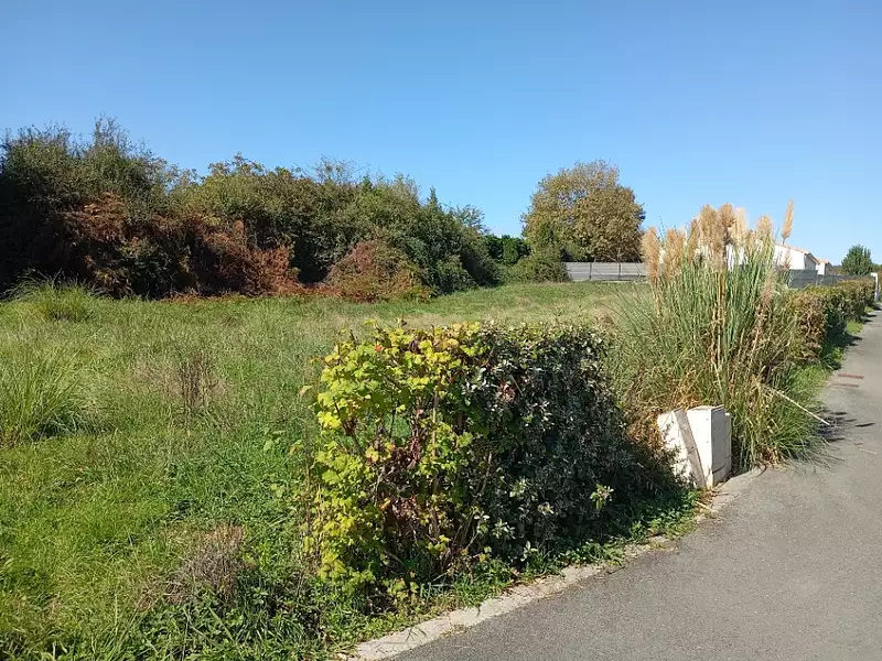 Terrain à bâtir, 400 m² - Fargues-Saint-Hilaire (33370)