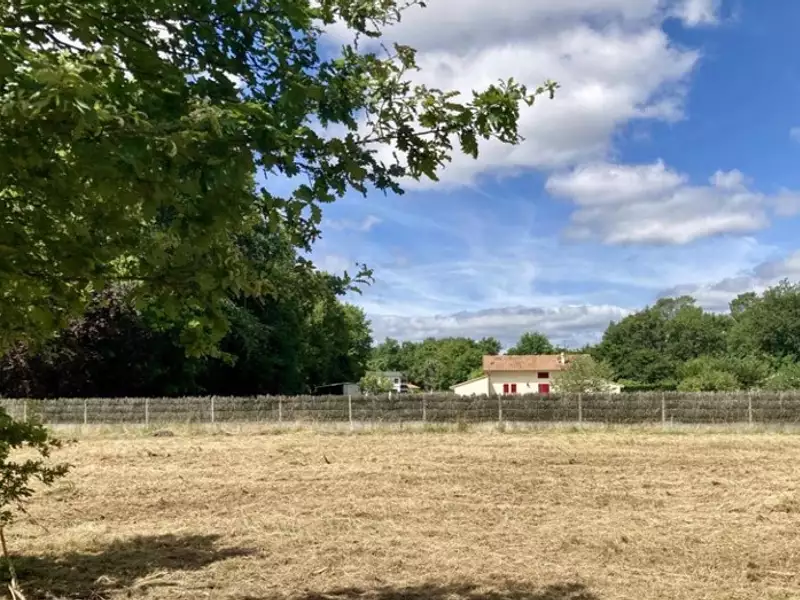 Terrain à bâtir, 646 m² - Le Taillan-Médoc (33320)