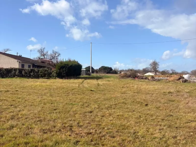 Terrain à bâtir, 1 020 m² - Saint-Martin-de-Laye (33910)