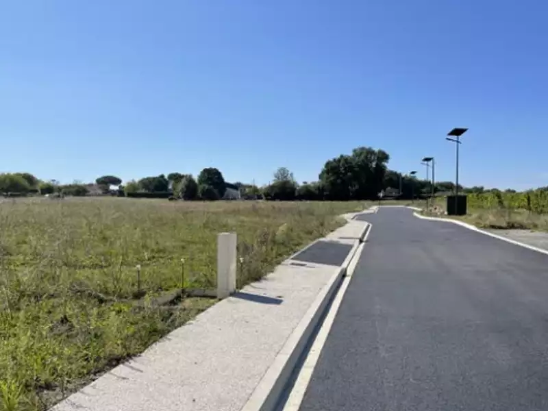 Terrain à bâtir, 684 m² - Saint-Germain-du-Puch (33750)