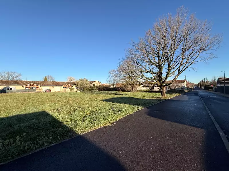 Terrain à bâtir, 1 300 m² - Revel (31250)