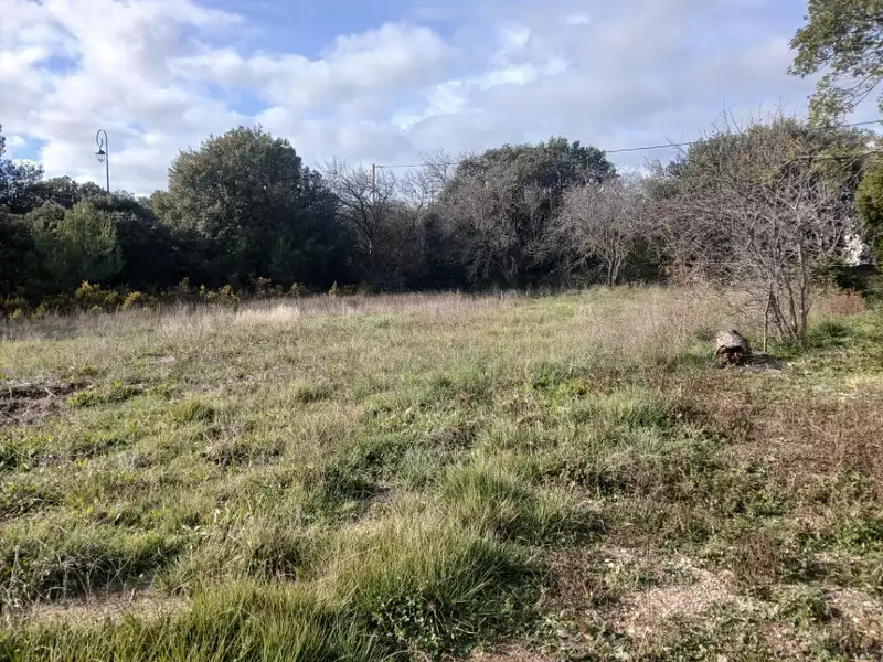 Terrain à bâtir, 1 500 m² - Eguilles (13510)