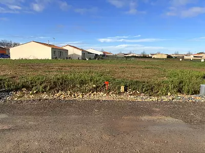 Terrain à bâtir, 332 m²