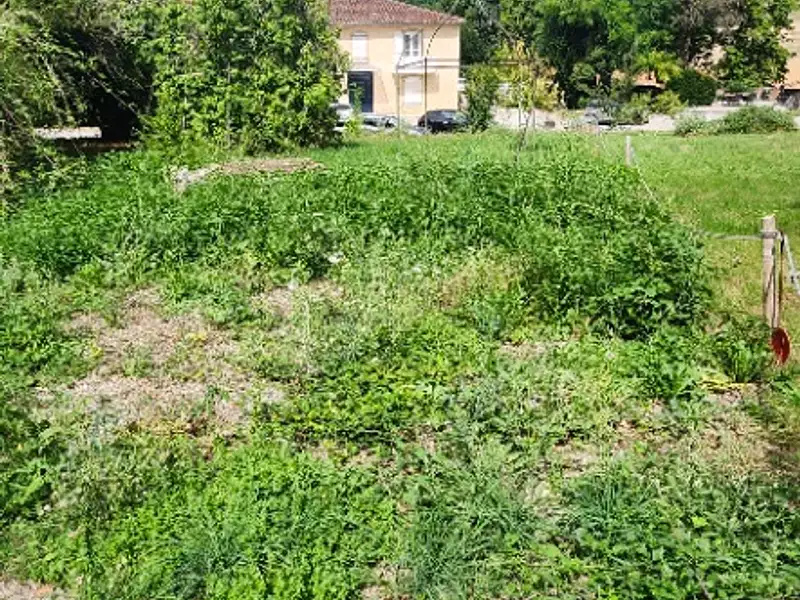 Terrain à bâtir, 580 m² - Lombers (81120)