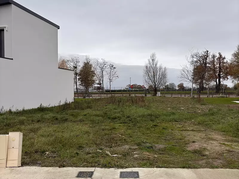 Terrain à bâtir, 492 m² - Ecouflant (49000)