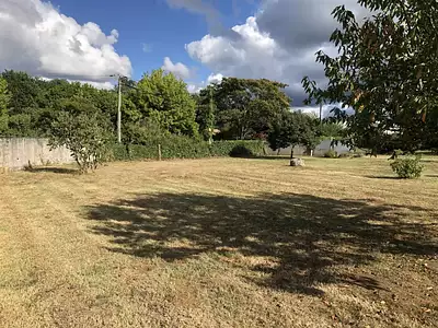 Terrain à bâtir, 1 600 m²