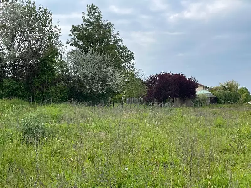 Terrain à bâtir, 1 510 m² - Charnay-lès-Mâcon (71850)