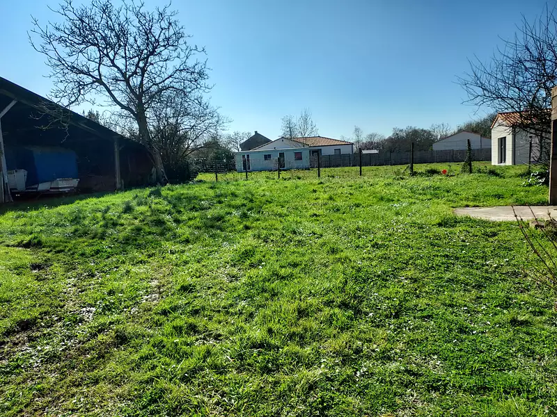 Terrain à bâtir, 320 m² - Geneston (44140)