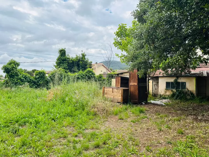 Terrain à bâtir, 449 m² - Cuers (83390)