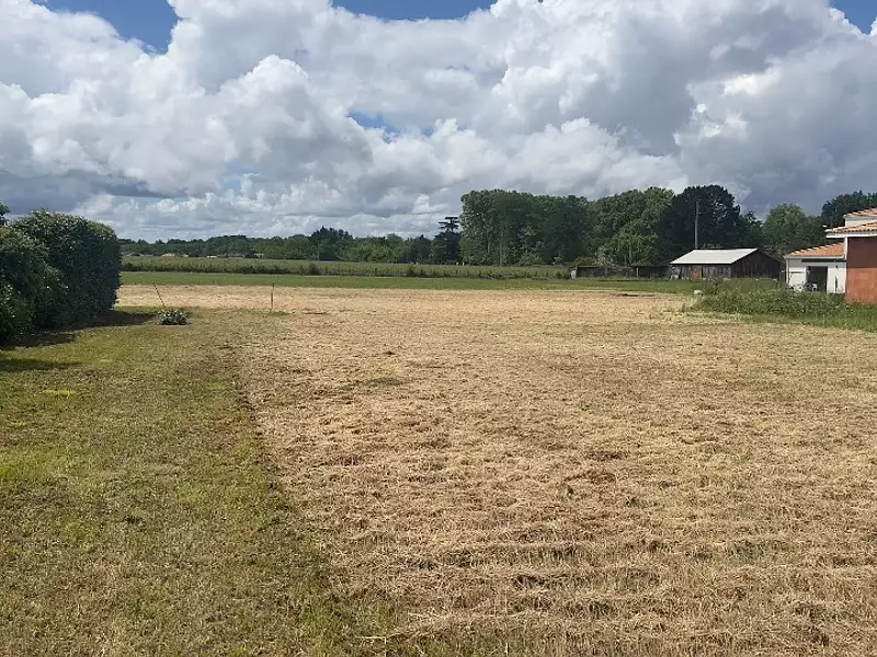 Terrain à bâtir, 750 m² - Pissos (40410)