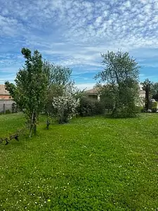 Terrain à bâtir, 1 900 m²