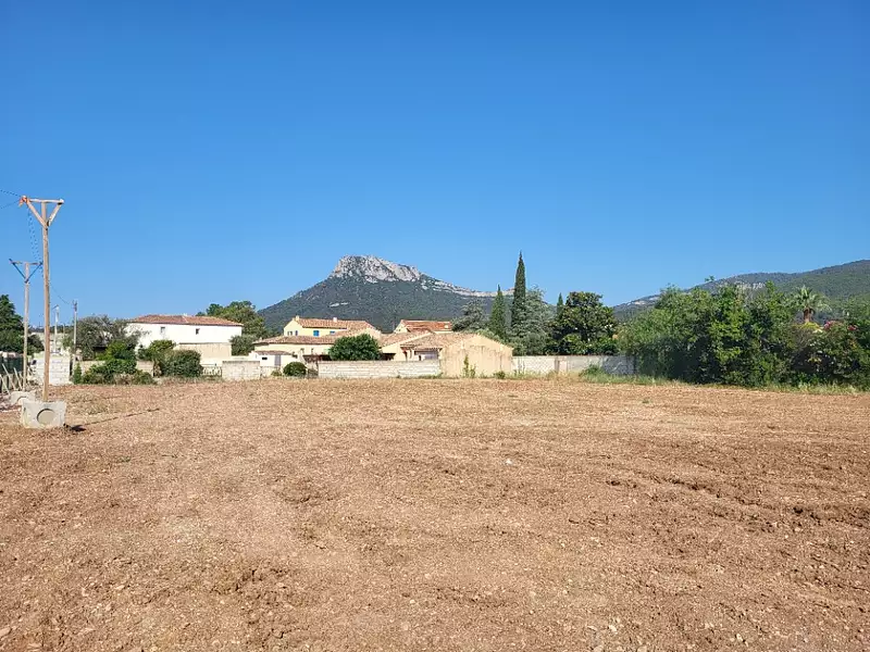Terrain à bâtir, 560 m² - La Farlède (83210)