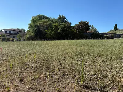 Terrain à bâtir, 671 m²