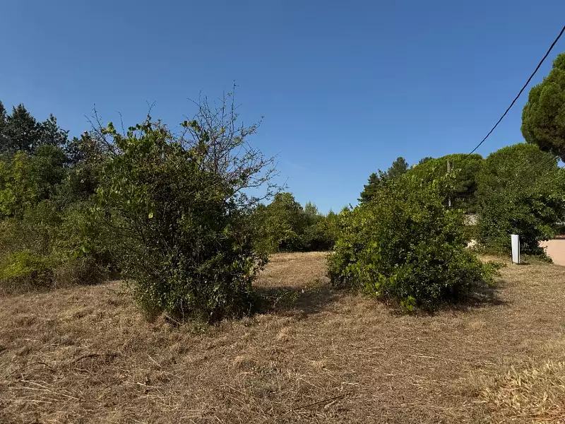 Terrain à bâtir, 403 m² - Pouzols (34230)