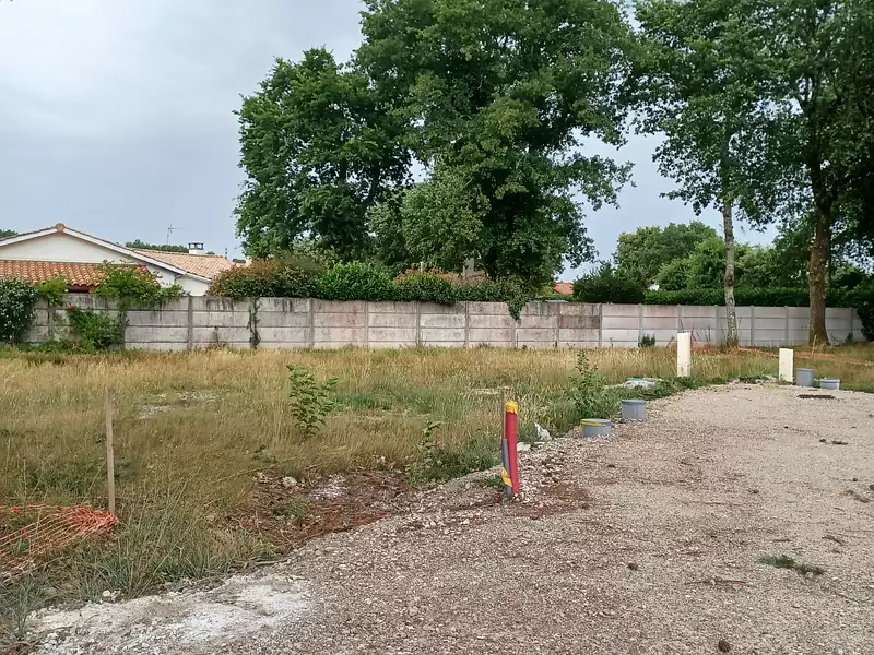 Terrain à bâtir, 406 m² - Créon (33670)