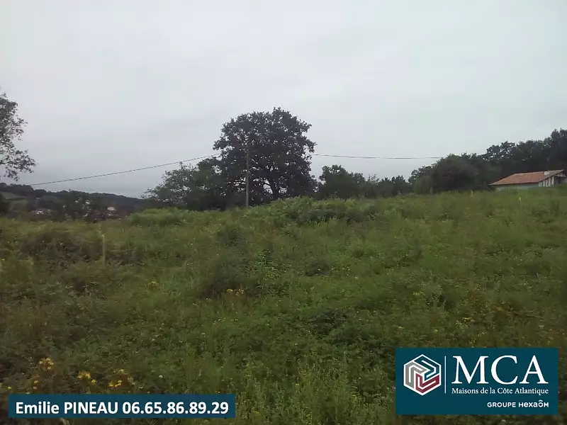 Terrain à bâtir, 600 m² - Urcuit (64990)