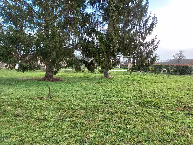 Terrain à bâtir, 953 m² - Montpon-Ménestérol (24700)