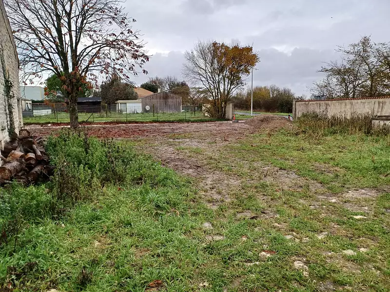 Terrain à bâtir, 357 m² - Vérines (17540)