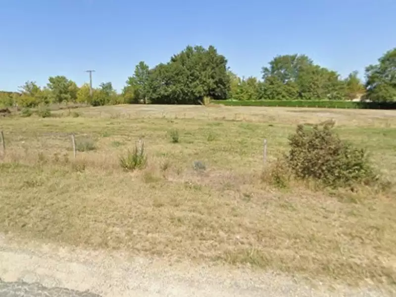 Terrain à bâtir, 565 m² - Saint-Laurent-d'Arce (33240)