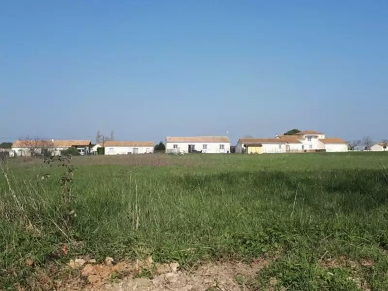 Terrain à bâtir, 680 m² - Labarthe-sur-Lèze (31860)