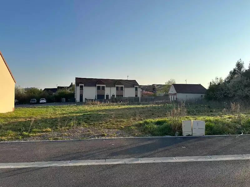 Terrain à bâtir, 630 m² - Warluis (60430)