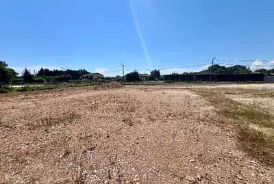 Terrain à bâtir, 608 m²