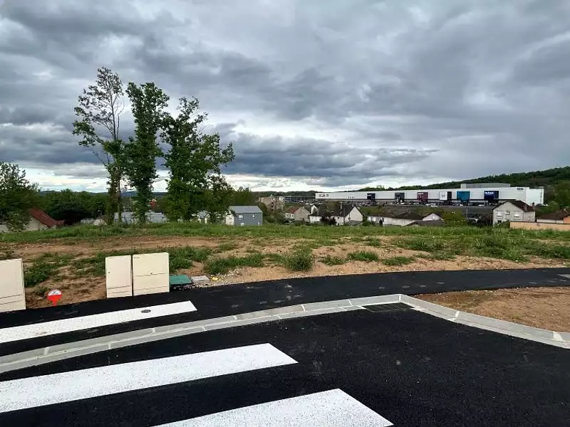Terrain à bâtir, 459 m² - Saint-Pantaléon-de-Larche (19600)