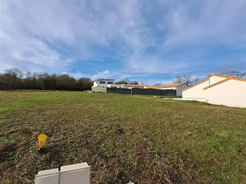 Terrain à bâtir, 554 m² - Le May-sur-Evre (49122)