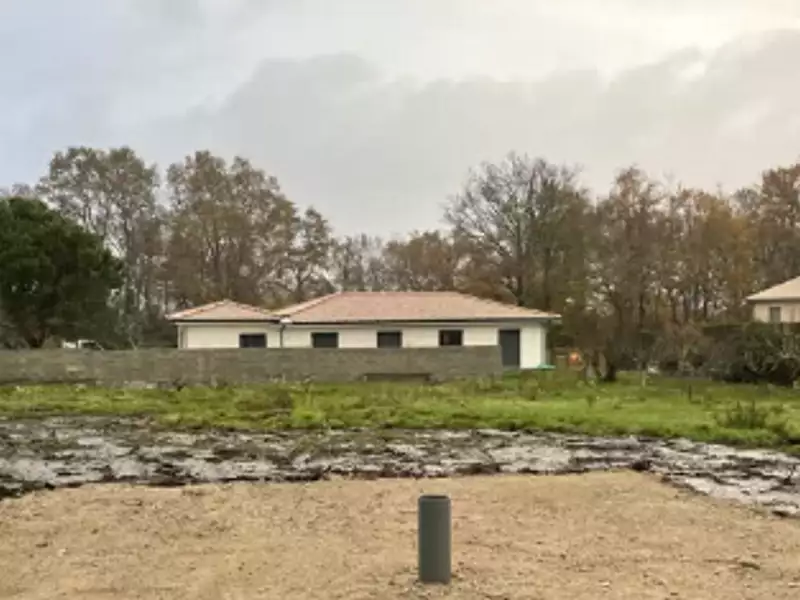 Terrain à bâtir, 694 m² - Saint-Sulpice-et-Cameyrac (33450)