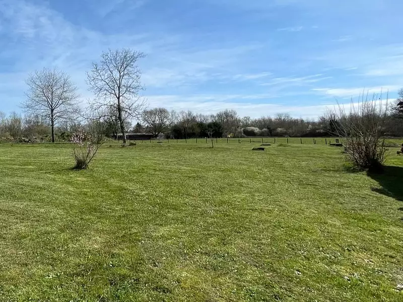 Terrain à bâtir, 1 150 m² - Replonges (01750)