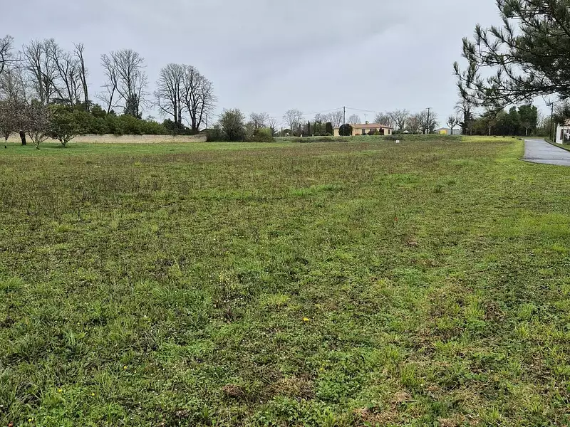 Terrain à bâtir, 678 m² - Morcourt (80340)