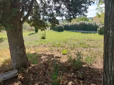 Terrain à bâtir, 1 070 m² - Salernes (83690)