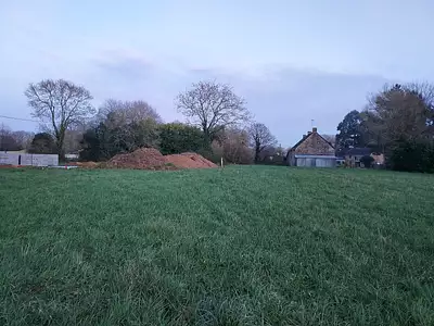 Terrain à bâtir, 2 200 m²