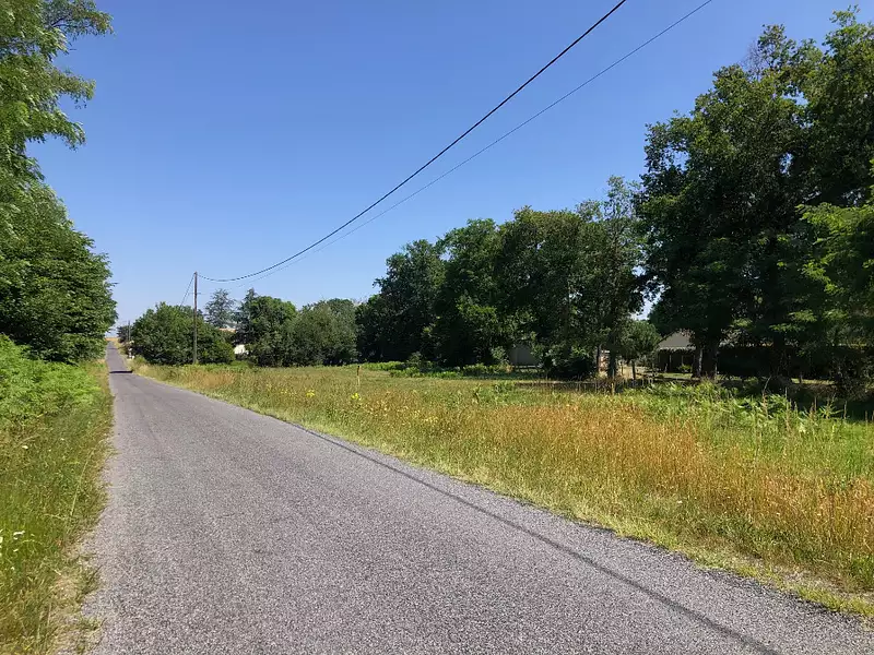 Terrain à bâtir, 938 m² - Saint-Savin (33920)