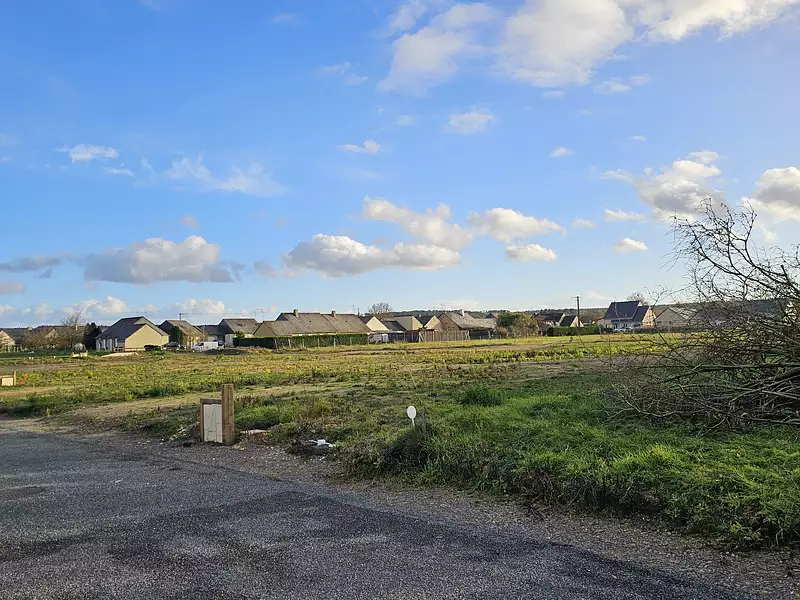 Terrain à bâtir, 642 m² - Vernantes (49390)