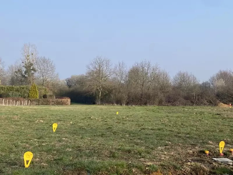 Terrain à bâtir, 384 m² - La Pommeraye (49620)