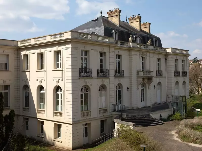 Histoire & Patrimoine Domaine de Grandchamp, prestige et nature près de Paris - Le Pecq (78230)