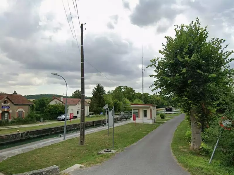 Terrain à bâtir, 561 m² - Loivre (51220)