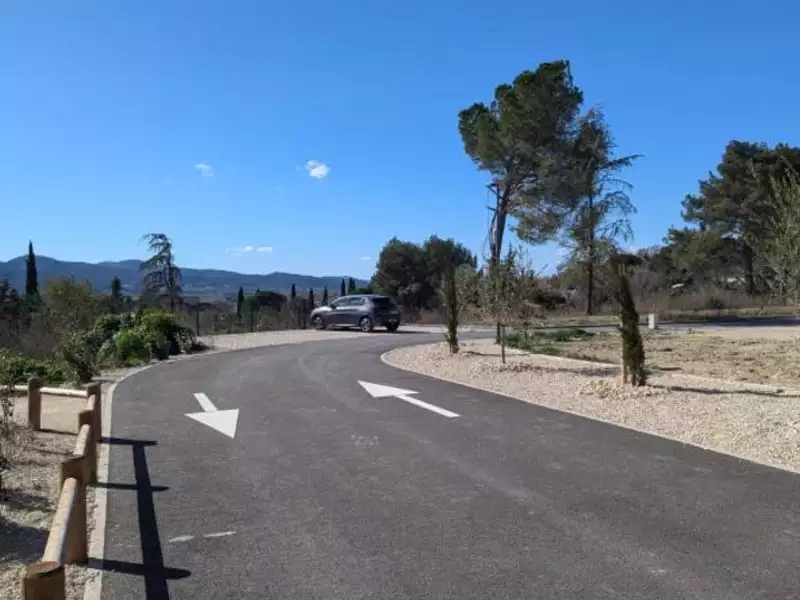 Terrain à bâtir, 722 m² - Cadenet (84160)